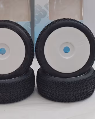 4x GOMME SET CERCHI BUGGY 1:8 RC "SGRIGUA"