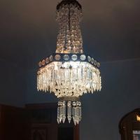 lampadario a gocce di cristallo