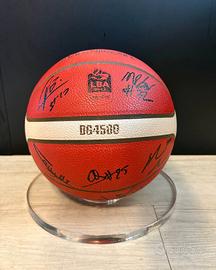 Pallone autografato Olimpia Milano