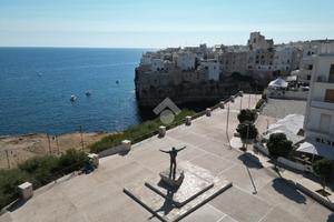CASA INDIPENDENTE A POLIGNANO A MARE