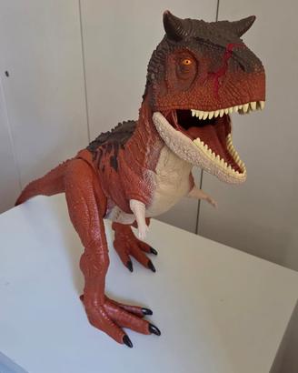 Dinosauro Carnotauro Toro Colossal Jurassic World