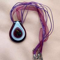 Collana con ciondolo in vetro lavorata a mano 