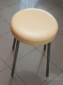 MODERNARIATO: sgabello di design Carrara & Matta