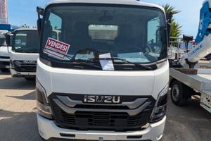 Isuzu M27 con gru Fassi F32