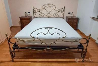 Letto matrimoniale artigianale in ferro battuto