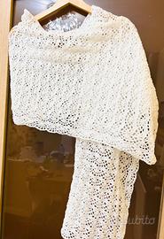 Coprispalle scialle elegante ad uncinettto bianco