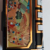 Piccola scatola di latta vintage porta pastiglie