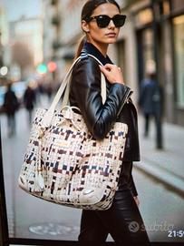 Borsa BRICS beige con quadratini multicolori