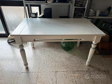 Tavolo in legno bisnco