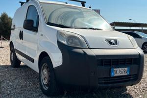 Peugeot bipper iva esposta