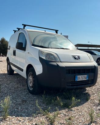 Peugeot bipper iva esposta