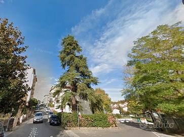 Stanza singola +terrazzo+ posto auto zona grassina