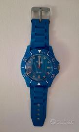 Orologio da parete a forma di orologio da polso, c