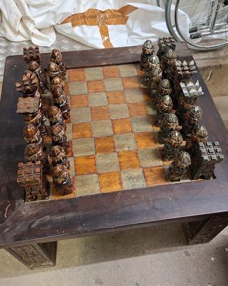 tavolino scacchiera in legno massello