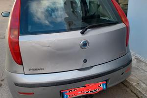 FIAT PUNTO CON GANCIO TRAINO 