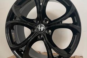 Set cerchi in lega da 18 per Alfa Romeo Giulia