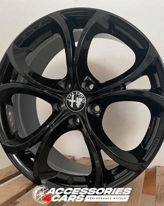 Set cerchi in lega da 18 per Alfa Romeo Giulia