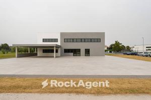 OPIFICIO IN COSTRUZIONE - LOTTO EDIFICABILE IN ZON