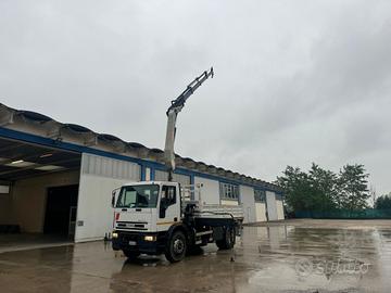 Camion 2 assi IVECO 180E24 ribaltabile con gru
