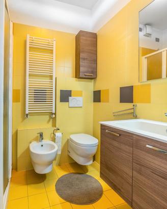 Arredo bagno sottolavabo sospeso, lavabo e pensile