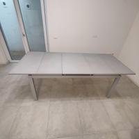 Tavolo in vetro temperato allungabile