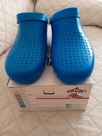Zoccoli sanitari Calzuro azzurri n. 39/40