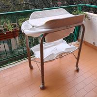 Fasciatoio con vaschetta per neonato 