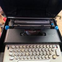Macchina da scrivere elett olivetti lettera 36