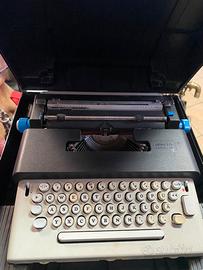 Macchina da scrivere elett olivetti lettera 36