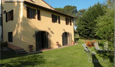 Casa con terreno o giardino