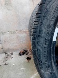 Gomme 225/40 r18