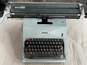 Macchina da scrivere olivetti