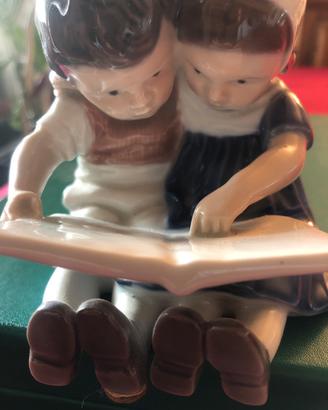 Statuina in porcellana