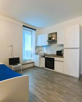 2 LOCALI A CIVITANOVA MARCHE