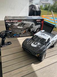 Contenuto della confezione:  Traxxas Slash VXL 4x4