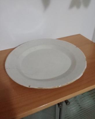 antico piatto in ceramica 