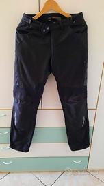 pantaloni da moto