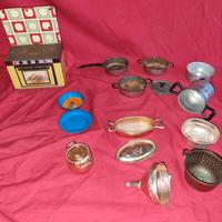 cucina completa di pentole - giocattolo vintage
