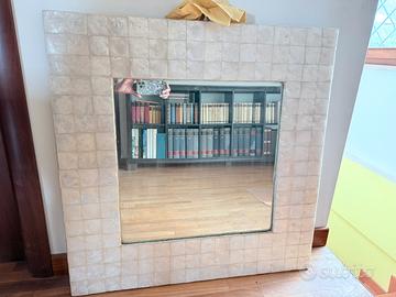 Specchio tipo madreperla 70x70 ca.