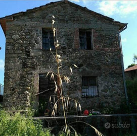 Rustico con terreno A4