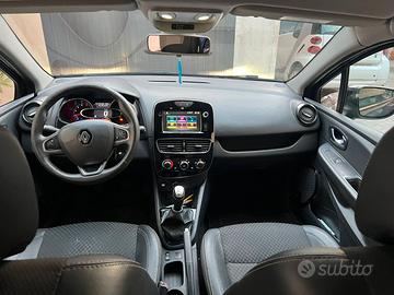 Renault clio moschino