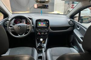 Renault clio moschino