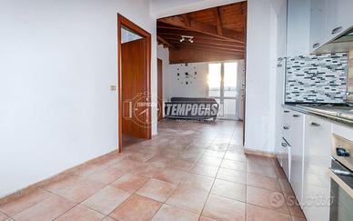 3 LOCALI SENZA SPESE - LIBERO SUBITO !