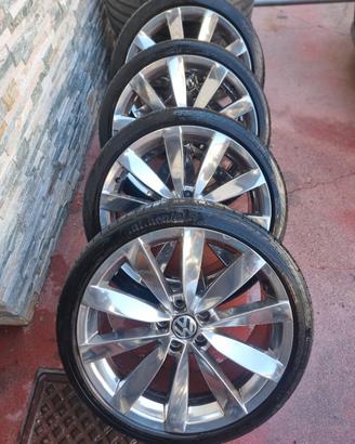 Cerchi in lega cromati