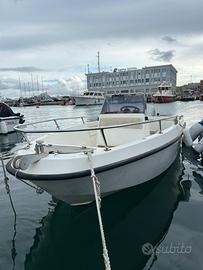 Barca Open con motore 40 cv