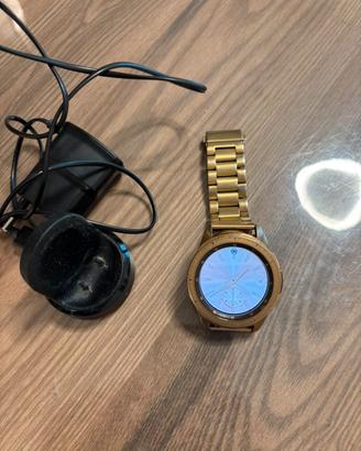 Samsung Galaxy Watch 42mm (Rose Gold) in metallo