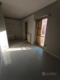 TRILOCALE IN ZONA SETTEFRATI 65 Mq + RIPOSTIGLIO 1