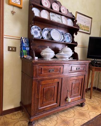 Credenza rustica di fine ‘800 in legno massello.