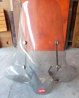 Parabrezza nuovo per motociclo