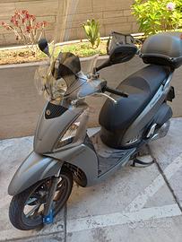 Kymco people 300 i